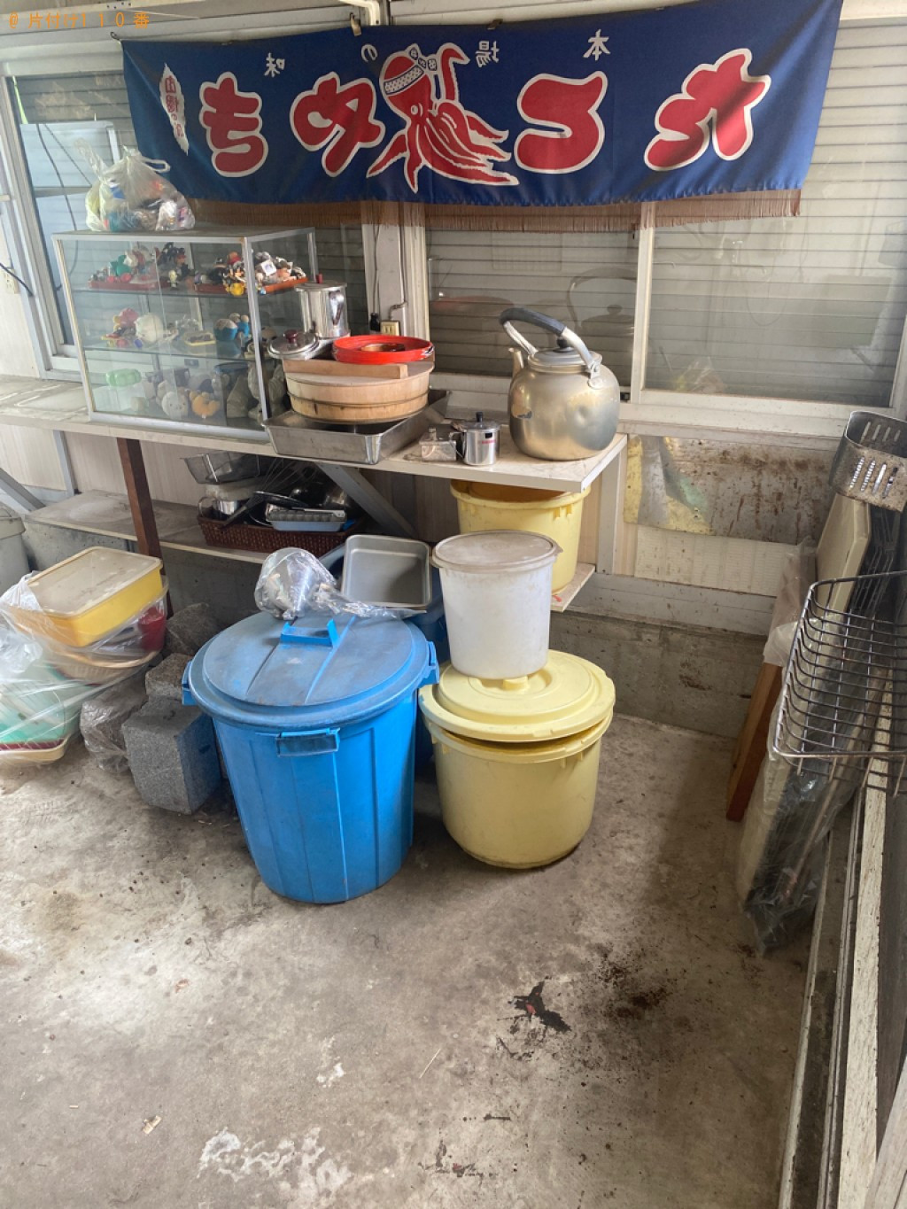 たこ焼き屋さんで使っていた器具類(流し台、調理器具等)の回収